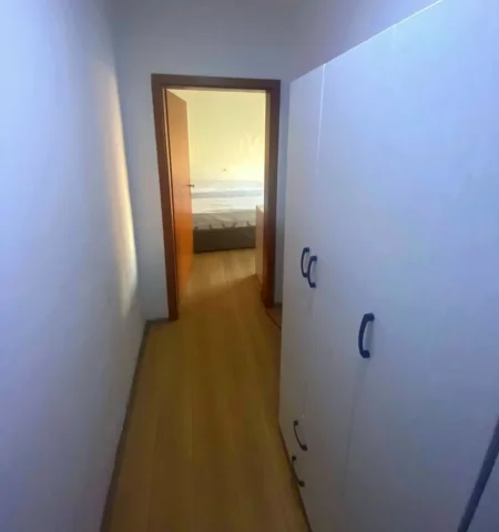 Tirane, jepet me qera apartament garsoniere Kati 4, 40 m² 440 € (21 Dhjetori)