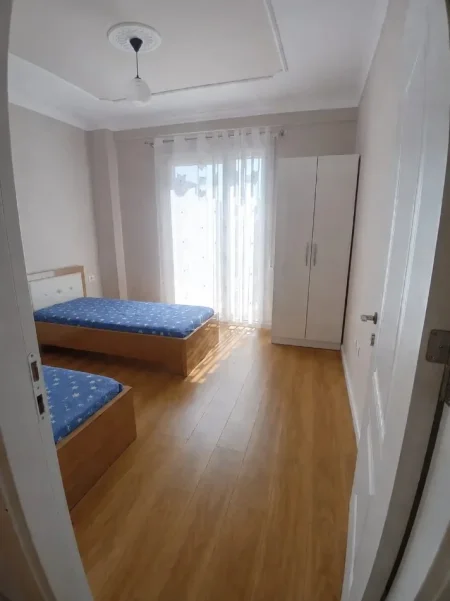 Tirane, jepet me qera apartament 2+1 Kati 3, 100 m² 350 € (Rruga Bulevardi Blu)