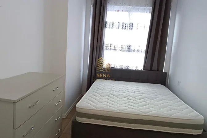 Tirane, jepet me qera apartament 1+1+Ballkon Kati 3, 50 m² 400 € (Ali Demi, Rezidenca Mangalem)