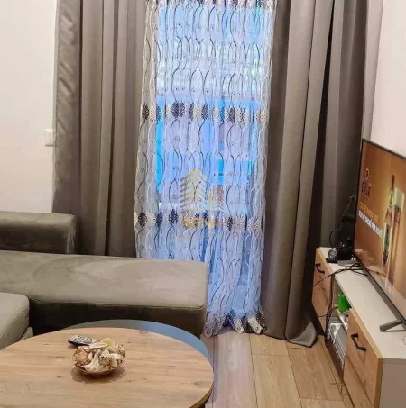 Tirane, jepet me qera apartament 1+1+Ballkon Kati 3, 50 m² 400 € (Ali Demi, Rezidenca Mangalem)