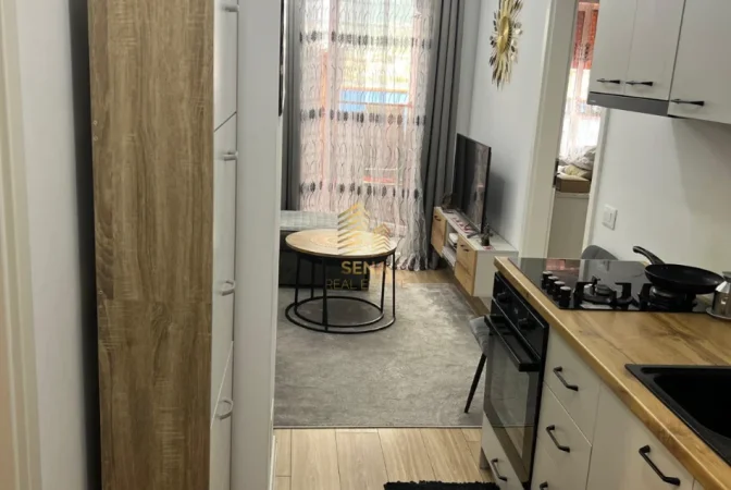 Tirane, jepet me qera apartament 1+1+Ballkon Kati 3, 50 m² 400 € (Ali Demi, Rezidenca Mangalem)