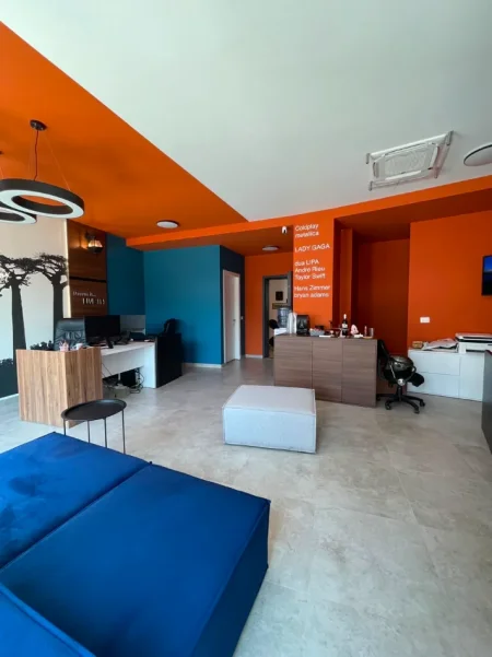Tirane, jepet me qera ambjent biznesi Kati 2, 81 m² 1.200 € (liqeni artificial , rruga e kosovareve)