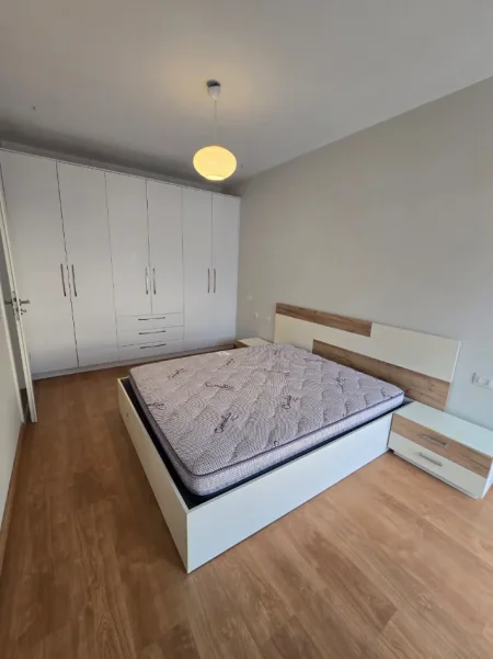 Tirane, jepet me qera apartament 1+1+Ballkon Kati 6, 75 m² 600 € (Kompleksi Magnet, 21 Dhjetori)