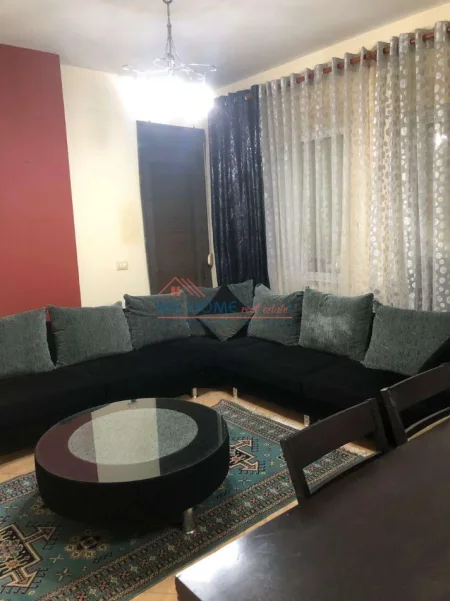 Tirane, jepet me qera apartament 1+1+Ballkon Kati 3, 60 m² 450 € (Don Bosko)