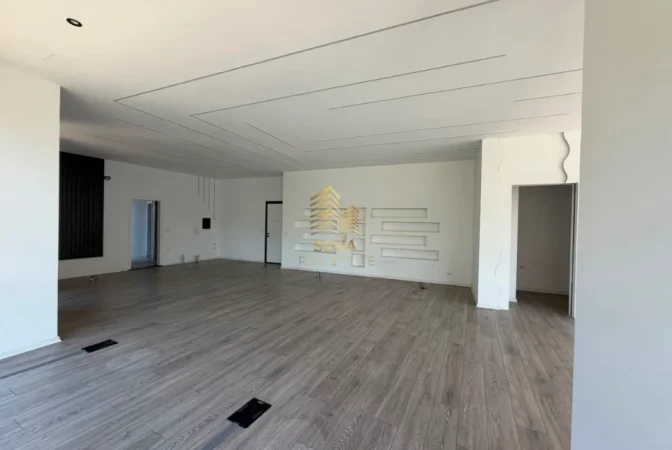 Tirane, jepet me qera ambjent biznesi Kati 2, 130 m² 1.400 € (Porcelan)