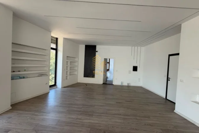 Tirane, jepet me qera ambjent biznesi Kati 2, 130 m² 1.400 € (Porcelan)