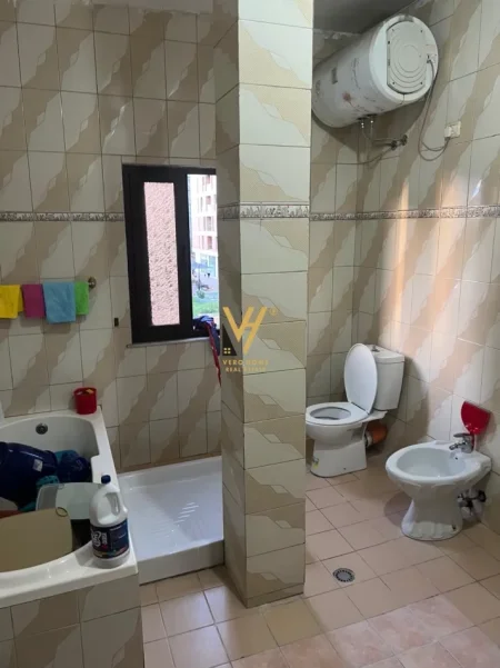 Tirane, jepet me qera apartament 1+1+Ballkon Kati 10, 60 m² 400 € (DON BOSKO)