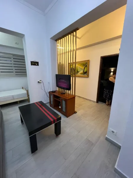 Tirane, jepet me qera garsoniere me qira 50 m² 400 € (21 dhjetori)