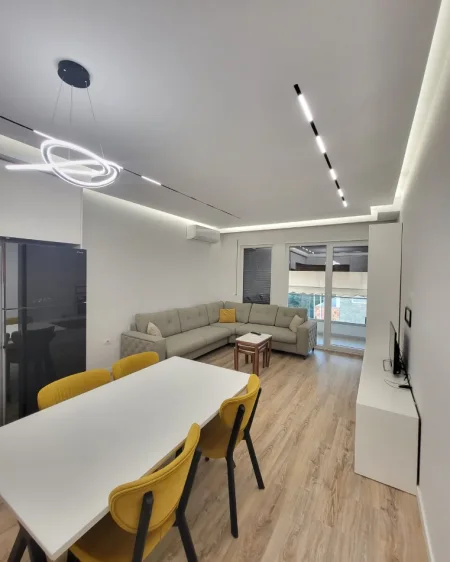 Tirane, shitet apartament 2+1+Ballkon Kati 2, 103 m² 255.000 € (Rezidenca Erli Porcelan)