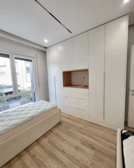 Tirane, shitet apartament 2+1+Ballkon Kati 2, 103 m² 255.000 € (Rezidenca Erli Porcelan)