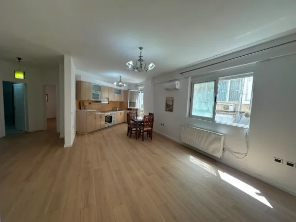 Zyre me qira "Garda"Kati 1, 127 m² 900 €