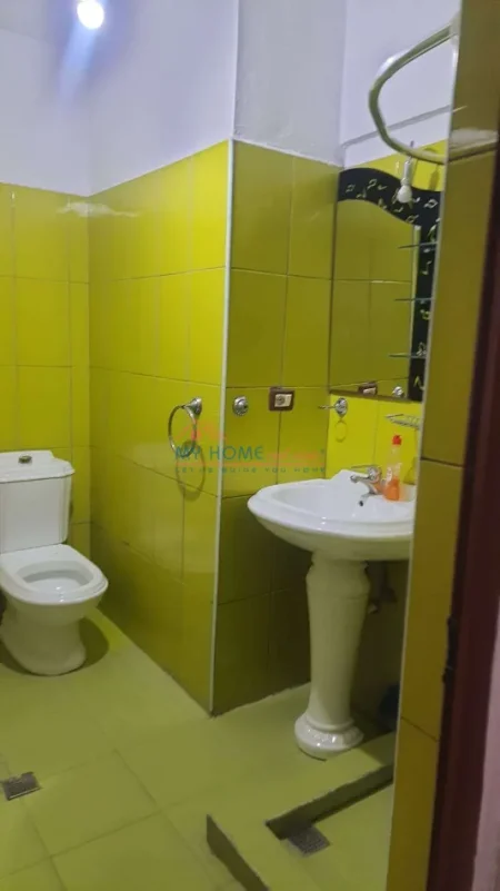 Tirane, jepet me qera apartament 2+1+Ballkon Kati 2, 100 m² 550 € (Rruga Dritan Hoxha)