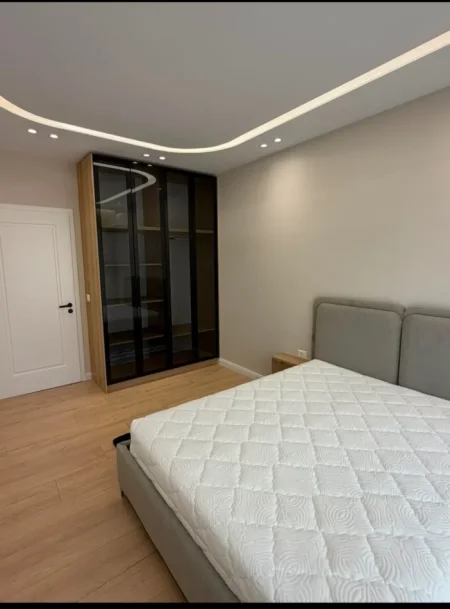 Tirane, shitet apartament 2+1+Ballkon Kati 6, 114 m² 171.000 € (Yzberisht)