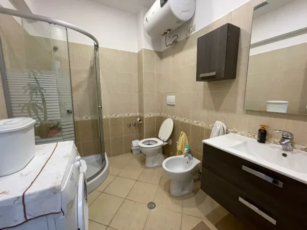 Tirane, shitet apartament 2+1+Ballkon Kati 6, 136 m² 180.000 € (Lanabregas)