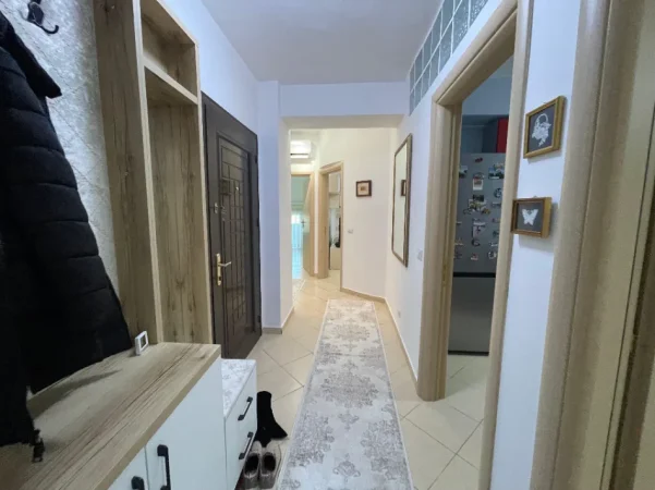 Tirane, shitet apartament 2+1+Ballkon Kati 6, 136 m² 180.000 € (Lanabregas)