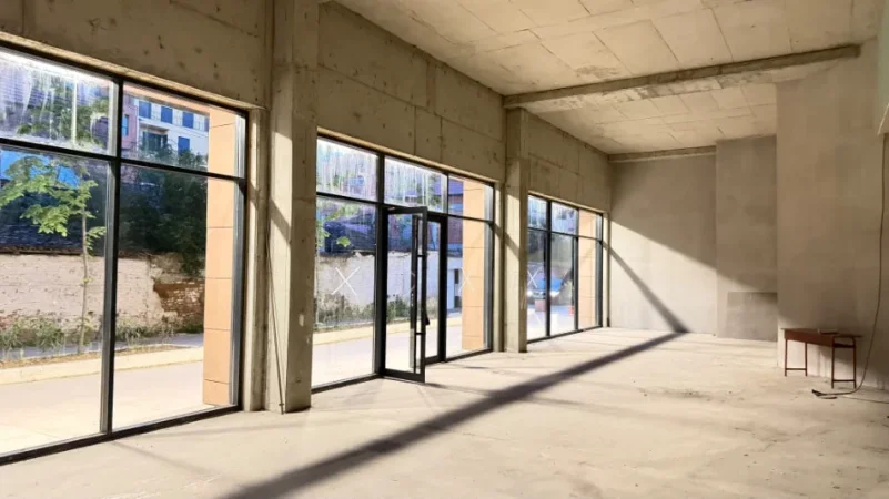 Ambjent biznesi me qira "Selvi" Kati 0, 120 m² 2.100 €
