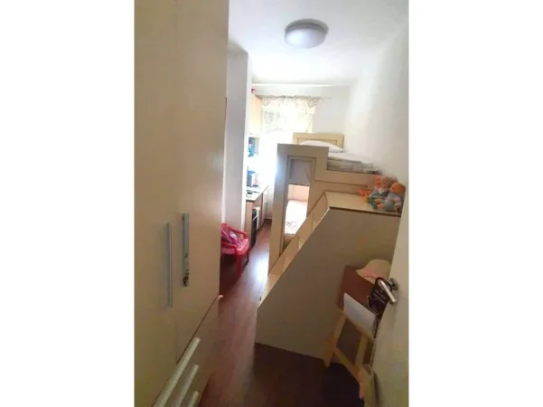 Tirane, jepet me qera apartament 2+1 Kati 2, 55 m² 500 € 