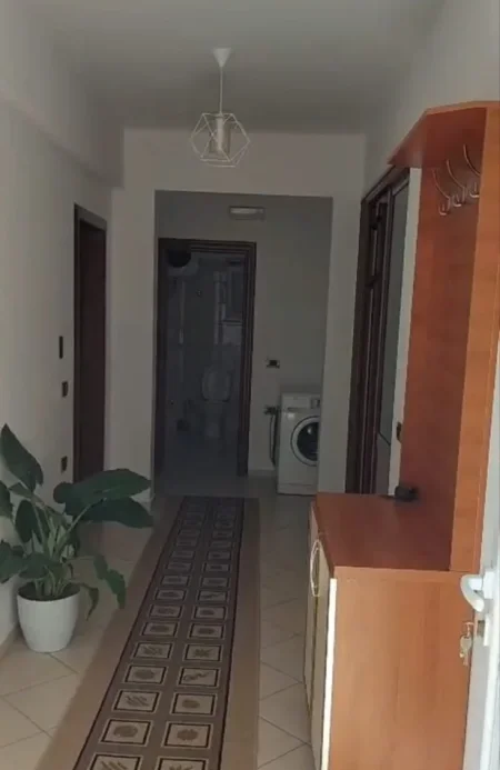 Tirane, jepet me qera apartament 2+1 Kati 1, 100 m² 500 € (Bulevardi I Ri)