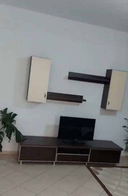Tirane, jepet me qera apartament 2+1 Kati 1, 100 m² 500 € (Bulevardi I Ri)