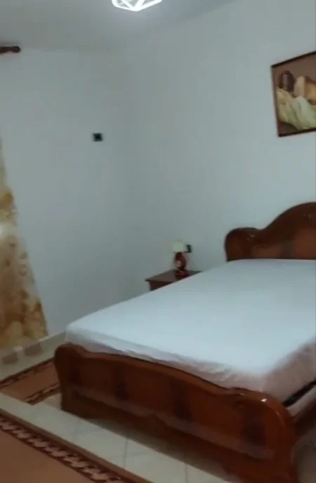 Tirane, jepet me qera apartament 2+1 Kati 1, 100 m² 500 € (Bulevardi I Ri)