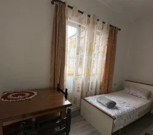 Tirane, jepet me qera apartament 1+1 Kati 2, 40 m² 450 € (Zogu i Zi)