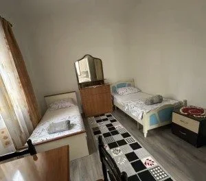 Tirane, jepet me qera apartament 1+1 Kati 2, 40 m² 450 € (Zogu i Zi)
