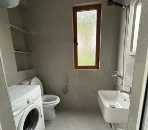 Tirane, jepet me qera apartament 1+1 Kati 2, 40 m² 450 € (Zogu i Zi)