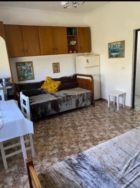 Tirane, jepet me qera apartament Studio Kati 5, 44 m² 350 € (Rruga Bardhyl)