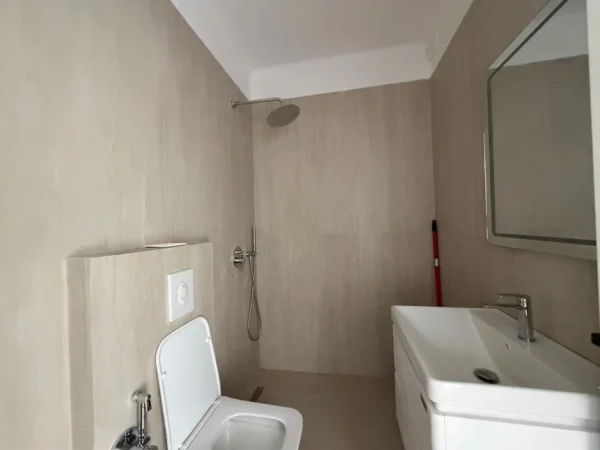 Tirane, shitet apartament 1+1 Kati 3, 58 m² 128.000 € (Rruga Dritan Hoxha)