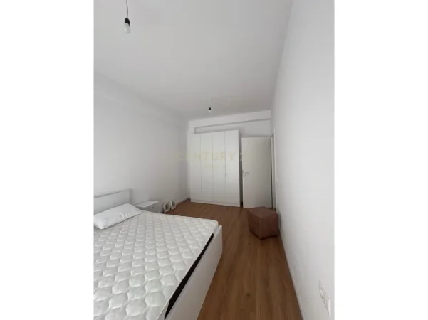 Tirane, jepet me qera apartament 1+1 Kati 3, 60 m² 400 € 