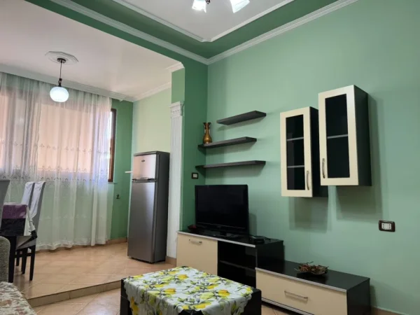 Tirane, jepet me qera apartament 1+1 Kati 5, 70 m² 500 € (Rruga Bardhyl)