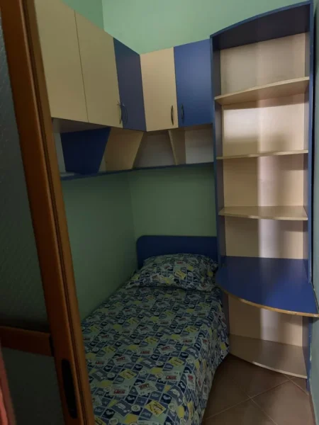 Tirane, jepet me qera apartament 1+1 Kati 5, 70 m² 500 € (Rruga Bardhyl)