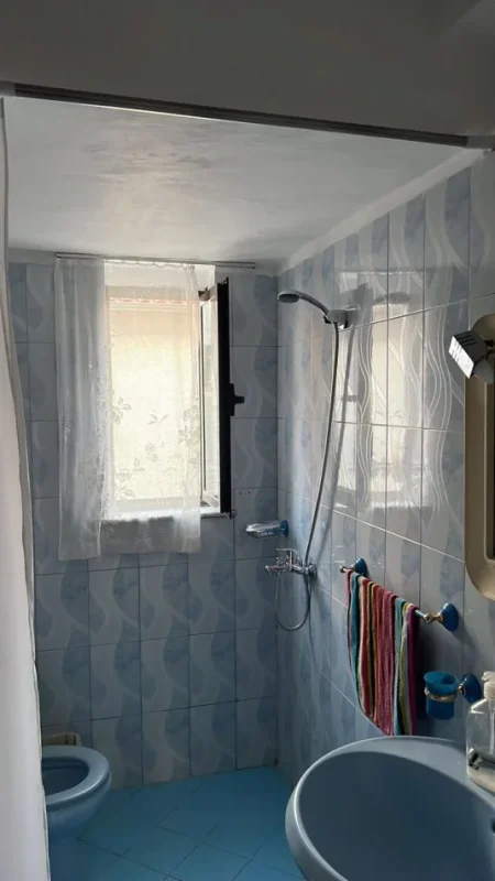 Tirane, jepet me qera apartament 2+1 Kati 3, 100 m² 600 € (Prane me Xhamine e Tabakve)
