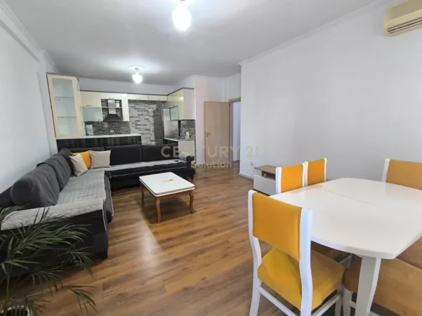 Tirane, jap me qera apartament 2+1+Ballkon Kati 7, 122 m² 570 € (Rr Teodor Keko)