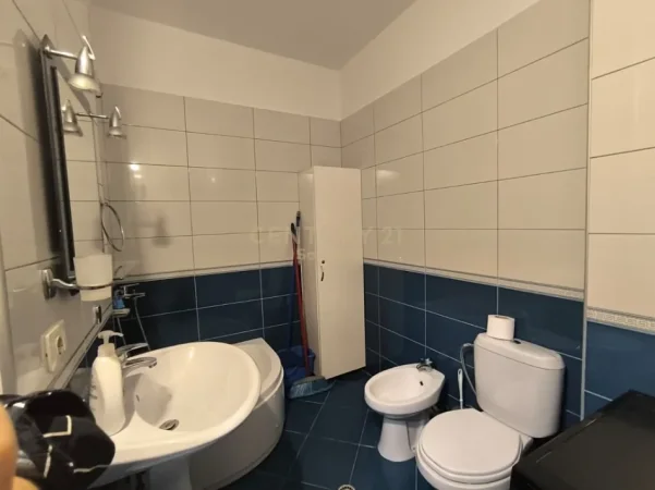 Tirane, jap me qera apartament 2+1+Ballkon Kati 7, 122 m² 570 € (Rr Teodor Keko)