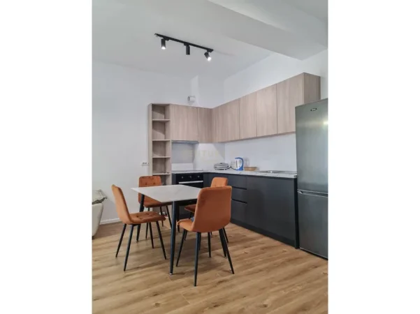 Tirane, jepet me qera apartament 1+1 Kati 7, 64 m² 422 € 