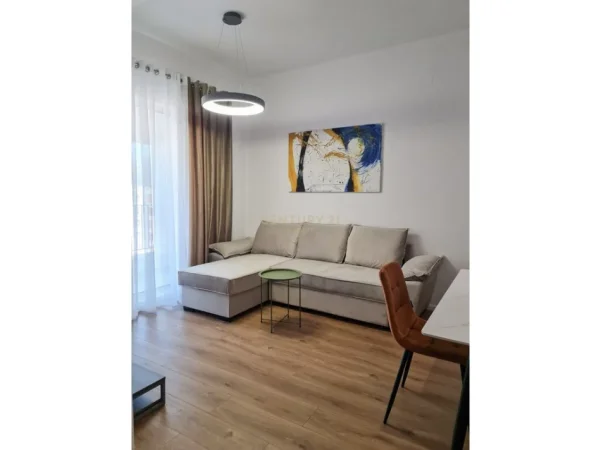 Tirane, jepet me qera apartament 1+1 Kati 7, 64 m² 422 € 
