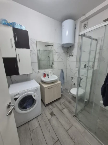 Tirane, jepet me qera apartament 1+1 Kati 3, (rruga e dibres)
