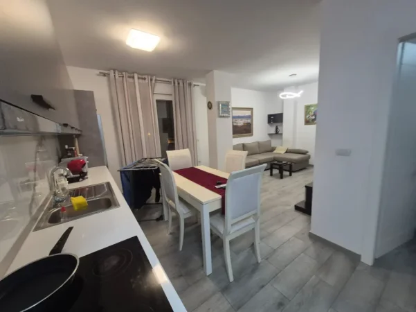 Tirane, jepet me qera apartament 1+1 Kati 3, (rruga e dibres)