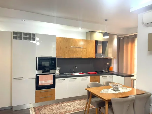 Tirane, jepet me qera apartament 1+1+Ballkon , 80 m² 600 € 