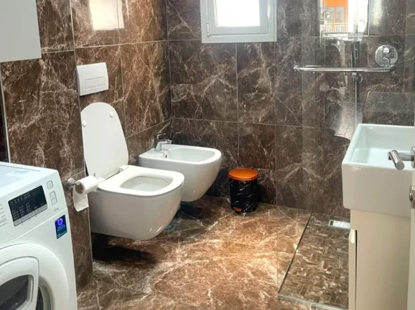 Tirane, jepet me qera apartament 1+1+Ballkon , 80 m² 600 € 
