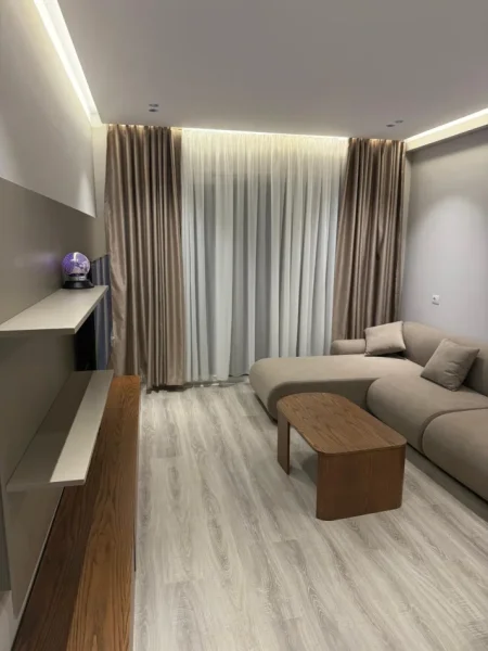 Tirane, jepet me qera apartament 1+1 Kati 4, 75 m² 700 € (Rruga Dritan Hoxha)