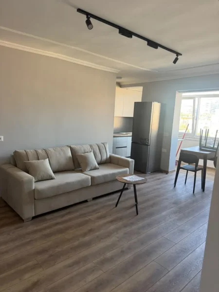 Tirane, jepet me qera apartament 1+1 Kati 6, 55 m² 550 € (Vasil Shanto)