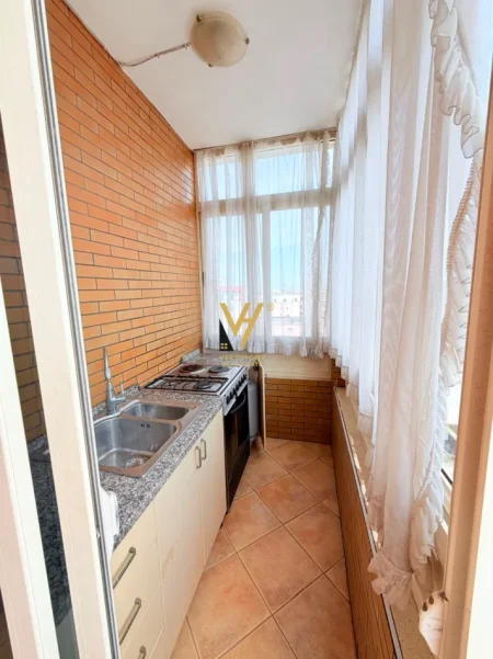 Durres, jepet me qera apartament 3+1+Ballkon Kati 11, 140 m² 620 € (ISH RAJONI DURRES)