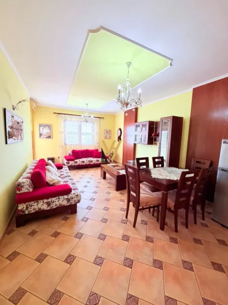 Durres, jepet me qera apartament 3+1+Ballkon Kati 11, 140 m² 620 € (ISH RAJONI DURRES)