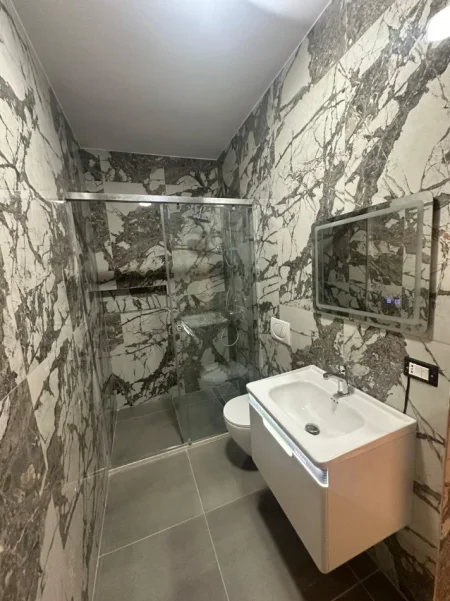 Tirane, shitet apartament 1+1 Kati 6, 70 m² 345.000 € (Liqeni i Tiranes)