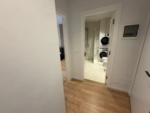 Tirane, shitet apartament 1+1 Kati 6, 70 m² 345.000 € (Liqeni i Tiranes)
