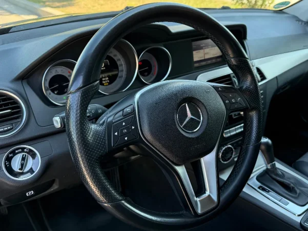 Tirane, shes makine Mercedes C220 CDI Bluetec automat me libreze te plote Nafte, e zeze automatik Klima 270.000 km 6.900 €