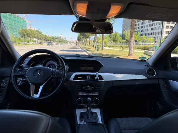 Tirane, shes makine Mercedes C220 CDI Bluetec automat me libreze te plote Nafte, e zeze automatik Klima 270.000 km 6.900 €