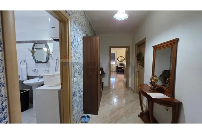 Tirane, shitet apartament 2+1 Misto Mame, kmy